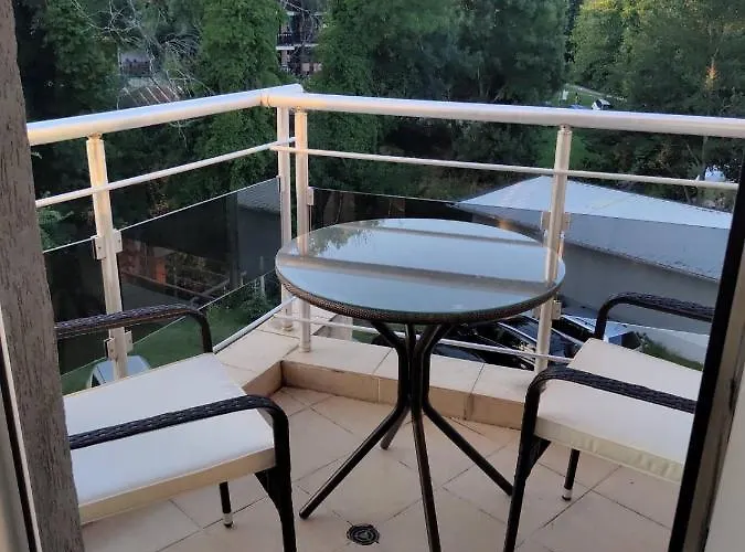 Apartament Four-bed In The Emberli. Łozenec