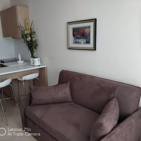 Four-bed In The Emberli. Апартаменты Лозенец